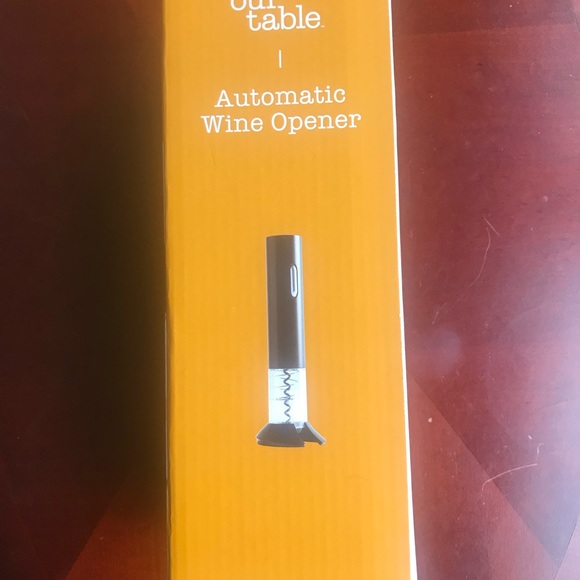 Our Table Automatic Wine Opener - Picture 3 of 7